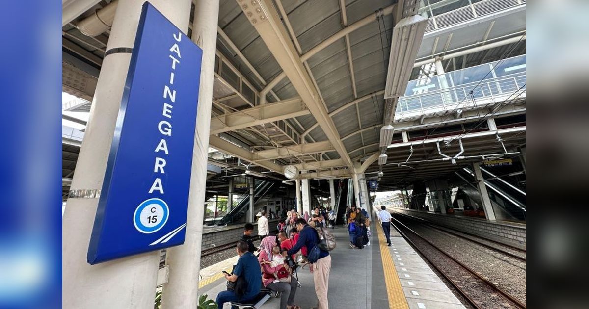 39 Kereta Api Berhenti di Stasiun Jatinegara saat Hari Buruh: Antisipasi Kemacetan