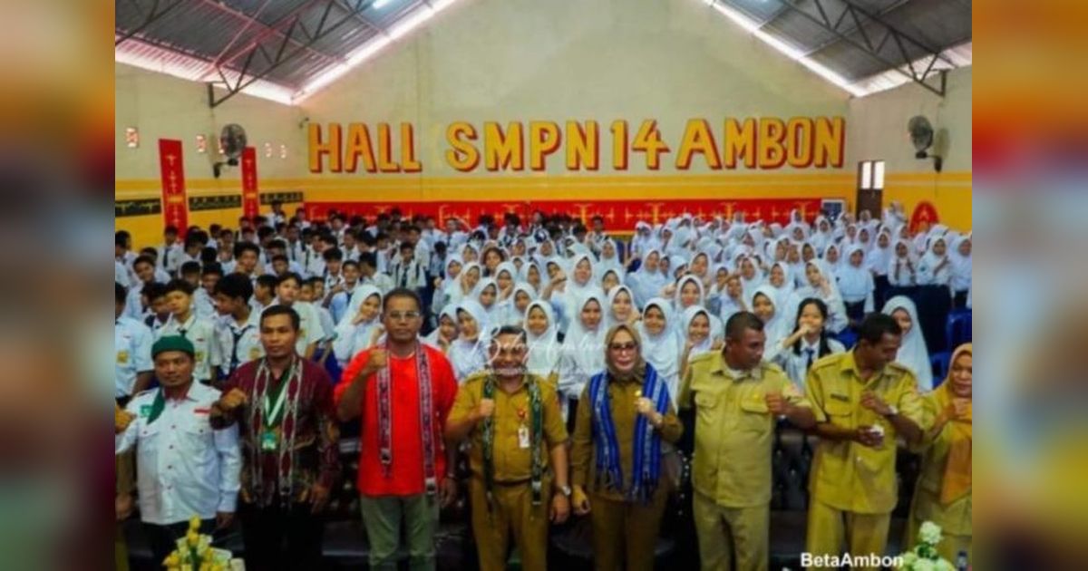Ambon Wujudkan Kota Pintar: Pemkot Edukasi Literasi Digital di Sekolah