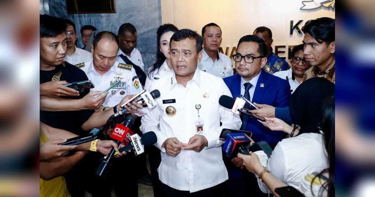 Usulan Daerah Istimewa Surakarta: Gubernur Jateng Tekankan Pentingnya Kajian Mendalam dan Penguatan Ekonomi