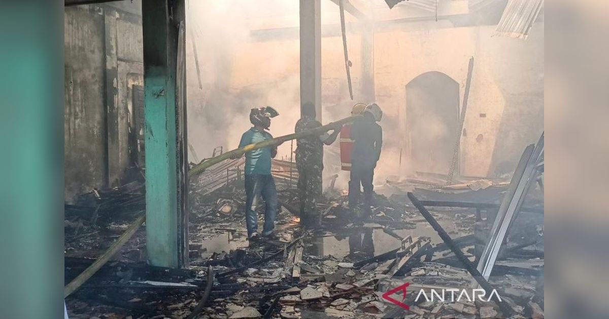 Kebakaran di Nagan Raya: Satu Tewas, Lima Damkar Dikerahkan