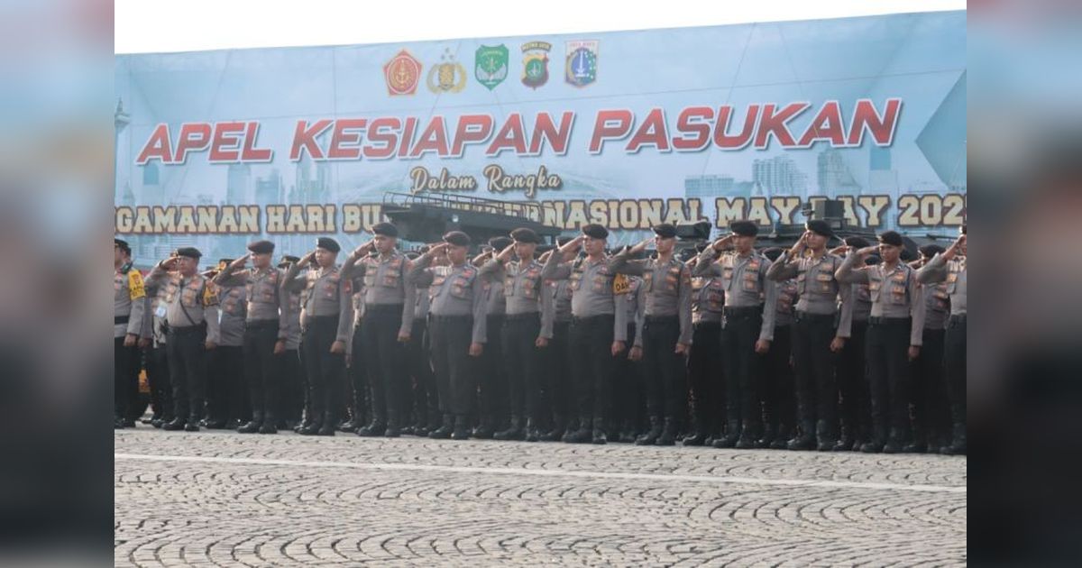 Ribuan Personel Gabungan Amankan Peringatan Hari Buruh Internasional di Monas