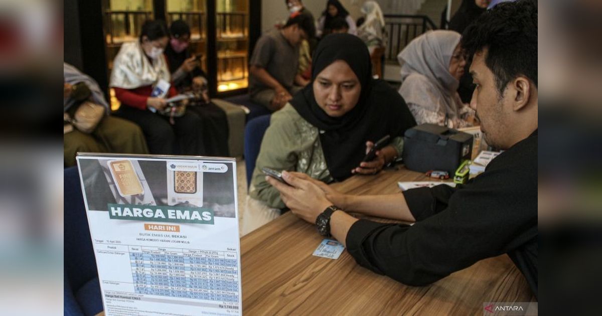 Harga Emas Antam Anjlok Rp33.000 per Gram pada 1 Mei 2024