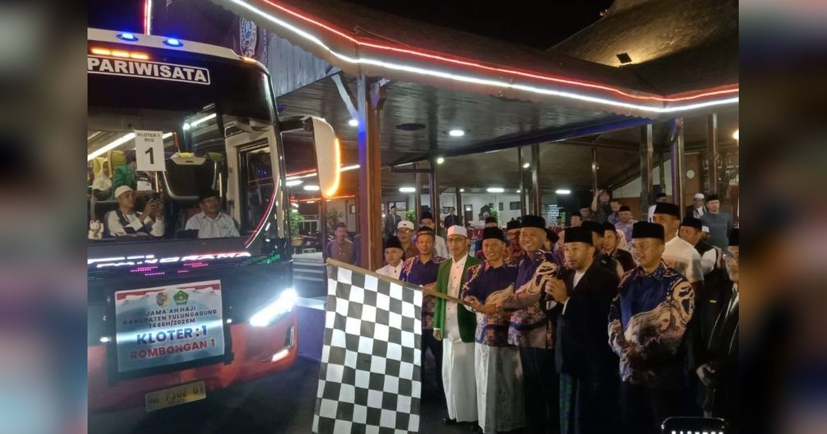 872 Jemaah Calon Haji Tulungagung Berangkat ke Surabaya, 16 Orang Tertunda