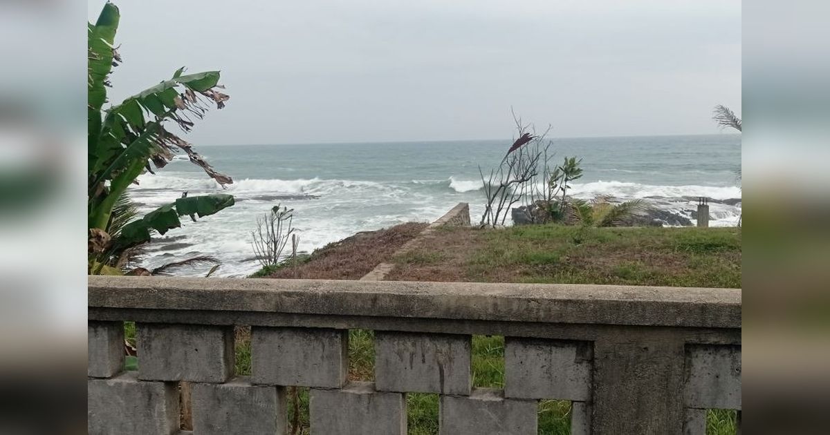 Peringatan Dini BMKG: Tinggi Gelombang Laut Banten Capai 2,5 Meter