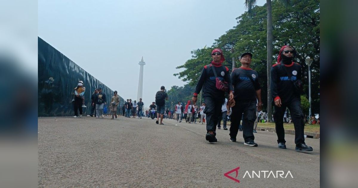 Buruh Mulai Tinggalkan Monas Usai May Day 2025, Aksi Kondusif