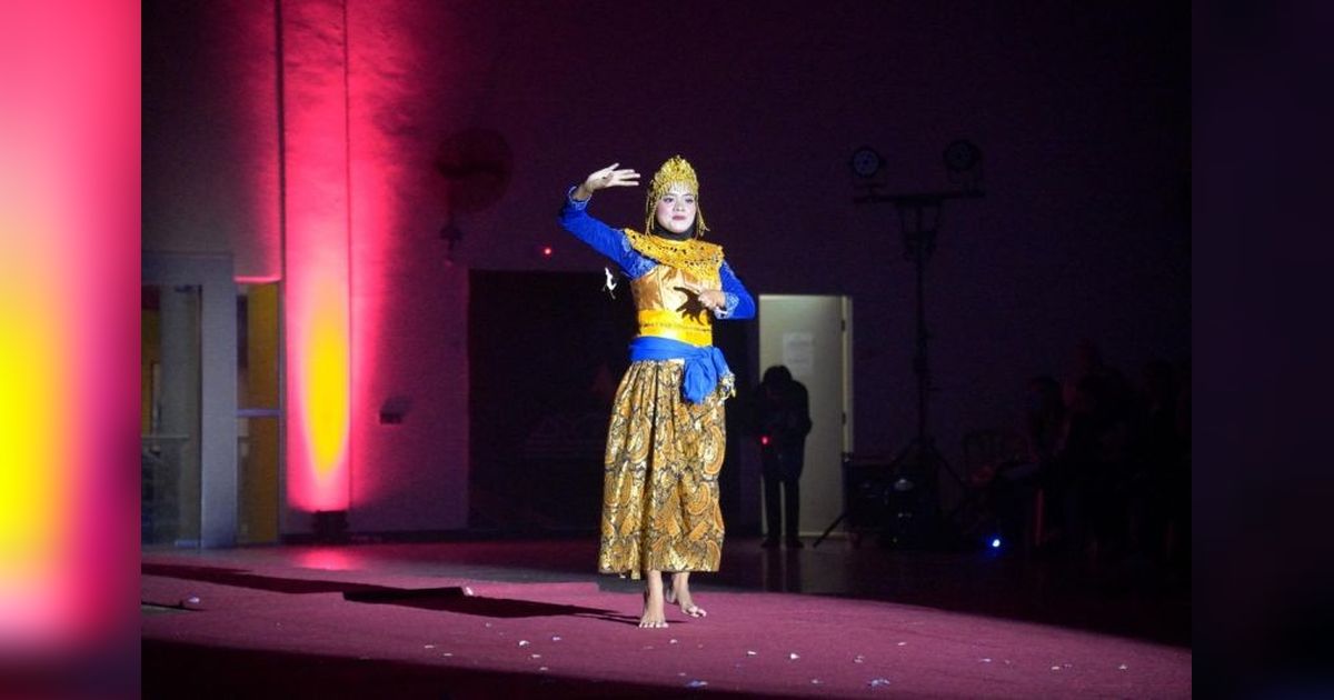 Mahasiswi UMBY Sukses Go Internasional, Kenalkan Budaya Indonesia di Malaysia
