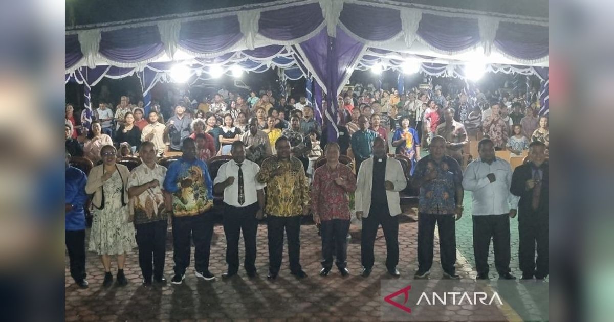 Bupati Manokwari Ajak Umat Kristen Jadi Pembawa Damai