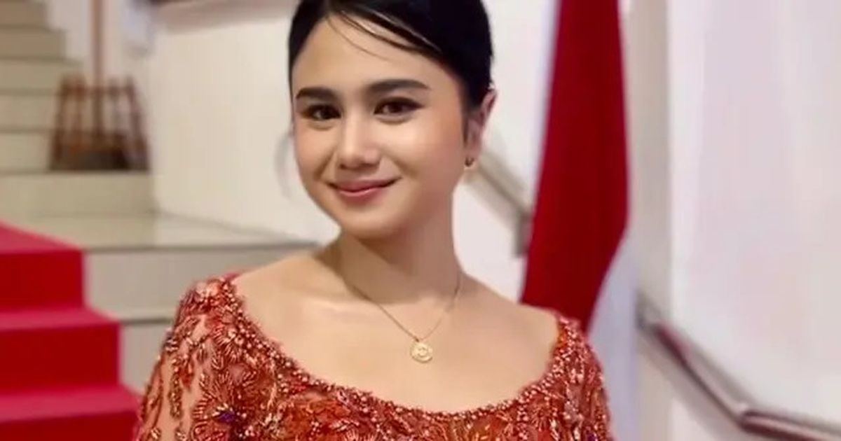 Potret Cantik Anggun Tissa Biani dalam Balutan Kebaya Merah Hadiri Anugerah Kartini Musik dan Film Indonesia 2025