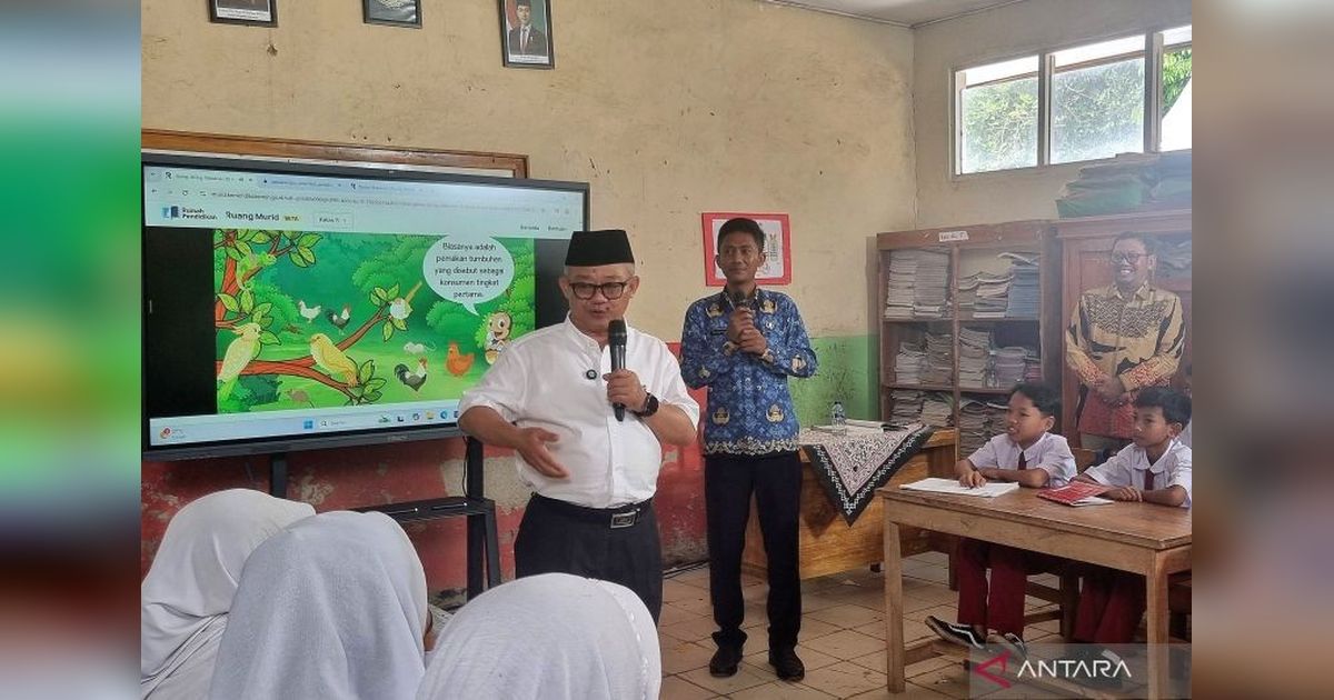 Pemerintah RI Siapkan Bantuan Pendidikan untuk Guru: Rp3 Juta per Semester!