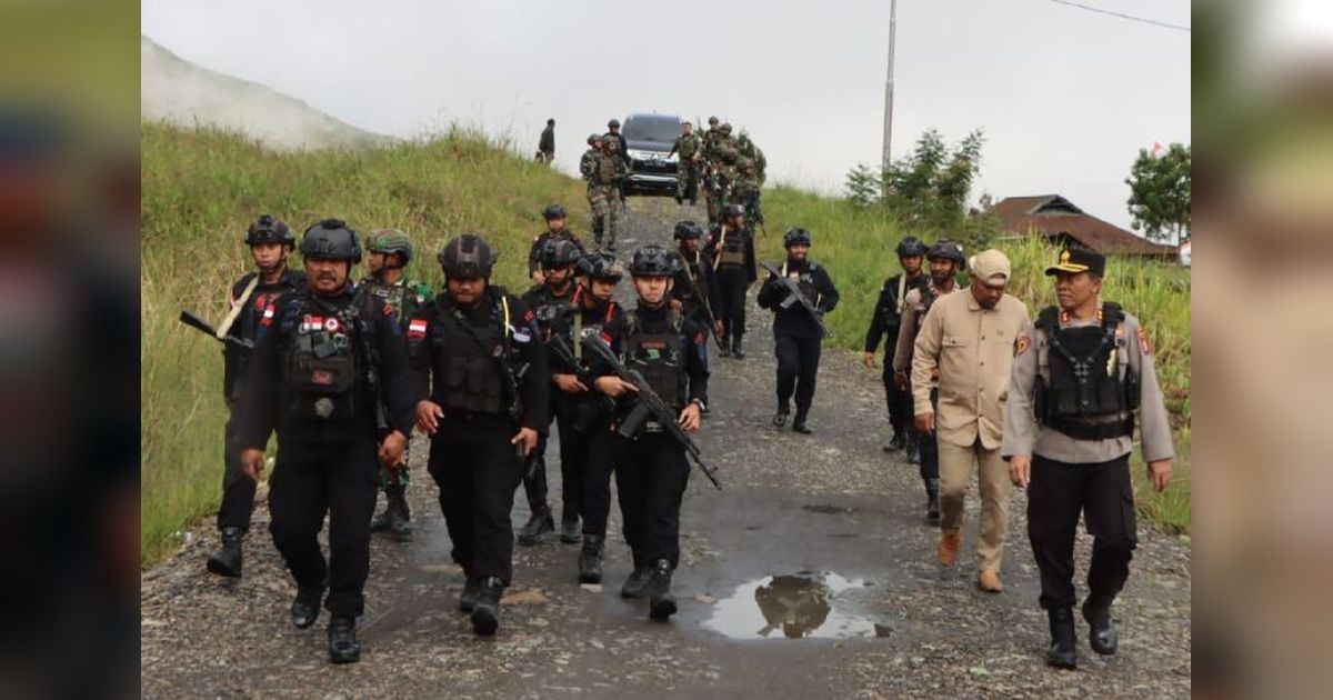 Patroli Gabungan TNI-Polri di Puncak Jaya Jelang Putusan MK PHPU