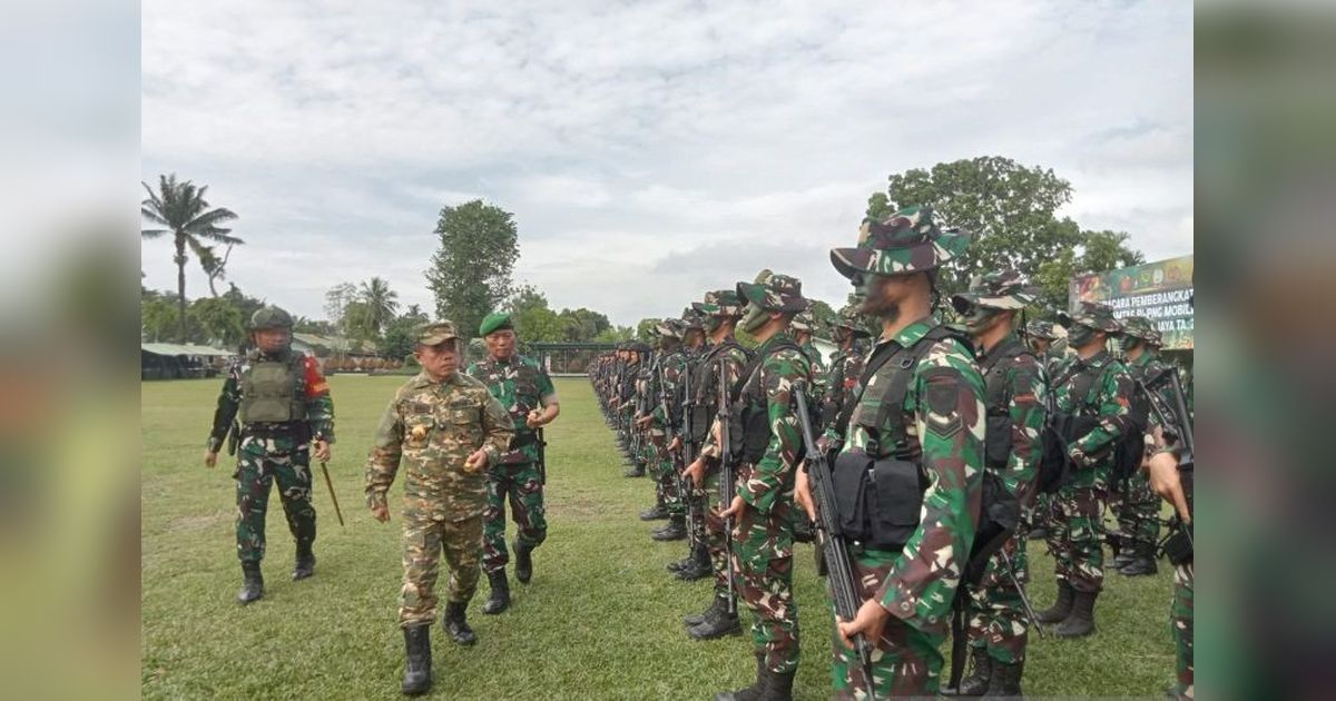 Gubernur Jambi Lepas 450 Prajurit Yonif 142/KJ untuk Tugas Pamtas RI-PNG