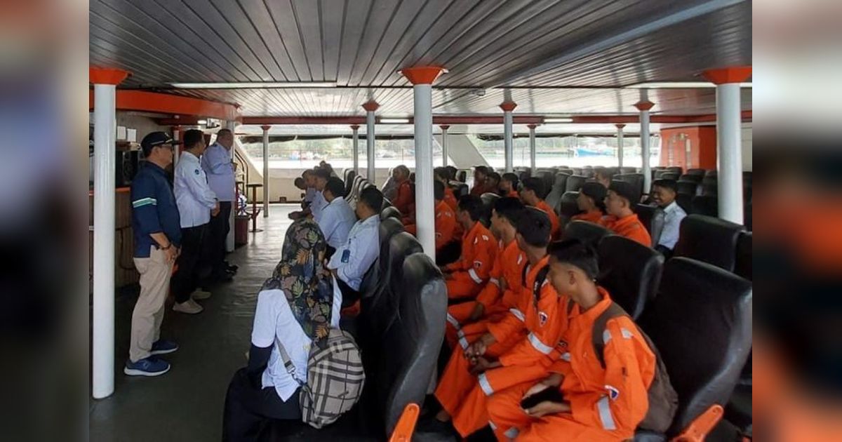 ASDP Kenalkan Dunia Maritim ke Siswa SMK: Belajar di Atas Kapal!