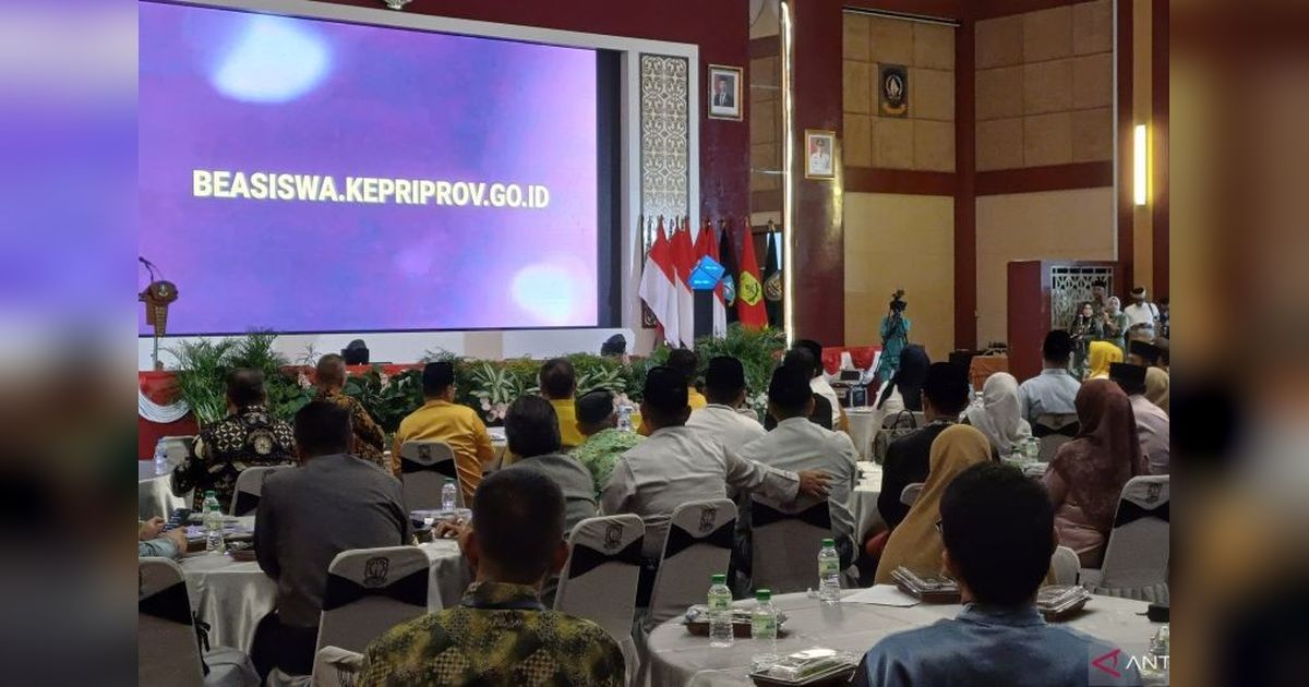 Pemprov Kepri Buka Beasiswa Rp3 Miliar untuk 1.176 Mahasiswa Tahun 2025