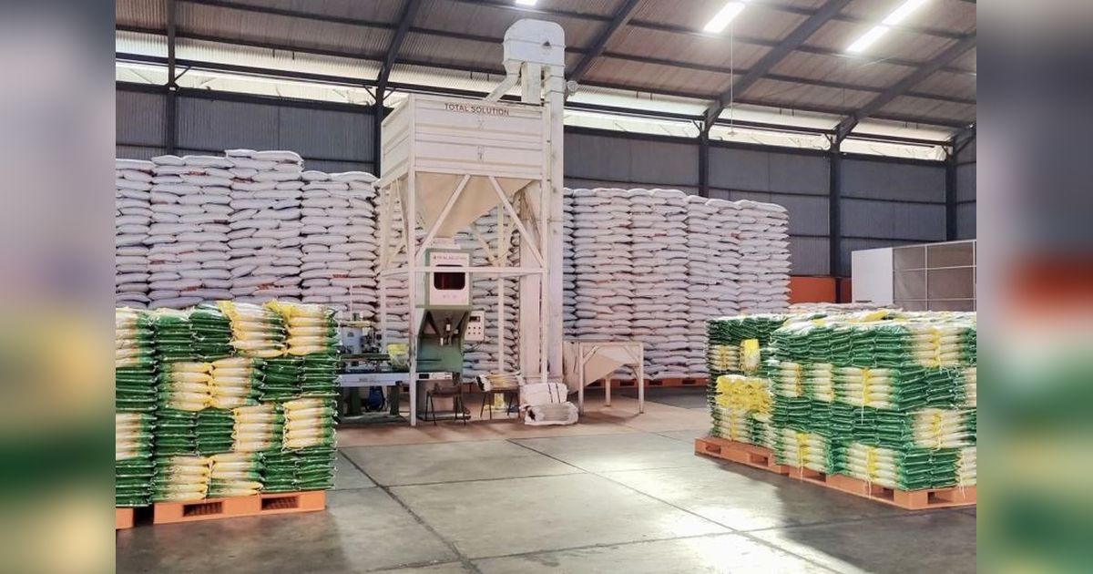 Bulog Batam Serap 100 Ton Beras Petani Pelalawan untuk Stok Karimun