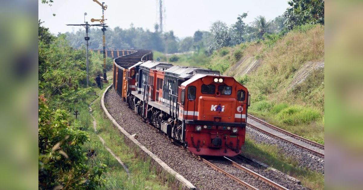 KAI Angkut 21,6 Juta Ton Barang hingga April 2025: Kinerja Logistik Positif Lewat Transportasi Kereta Api
