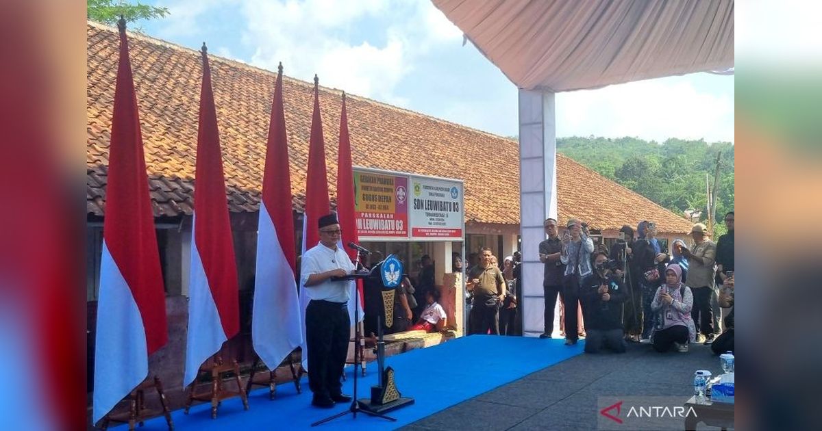 Hardiknas 2025: Mendikdasmen Pesan Jangan Putus Sekolah,  Janjikan Bantuan Pendidikan Berlimpah