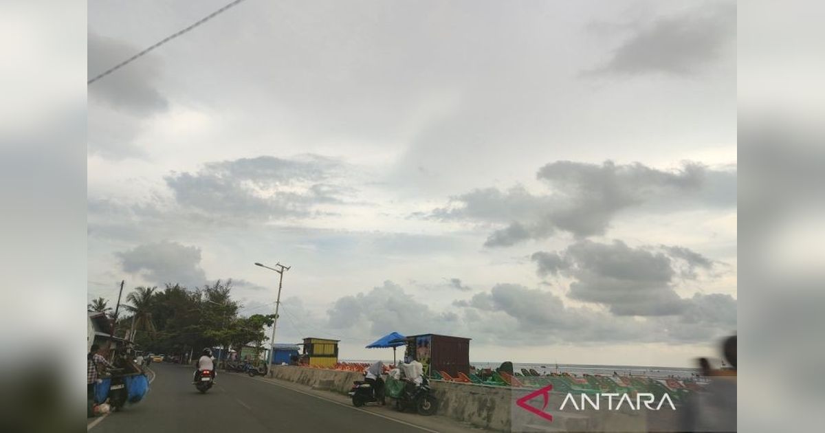 PKL Pantai Bengkulu Wajib Bayar Retribusi Sampah, Kebersihan Jadi Tanggung Jawab Bersama