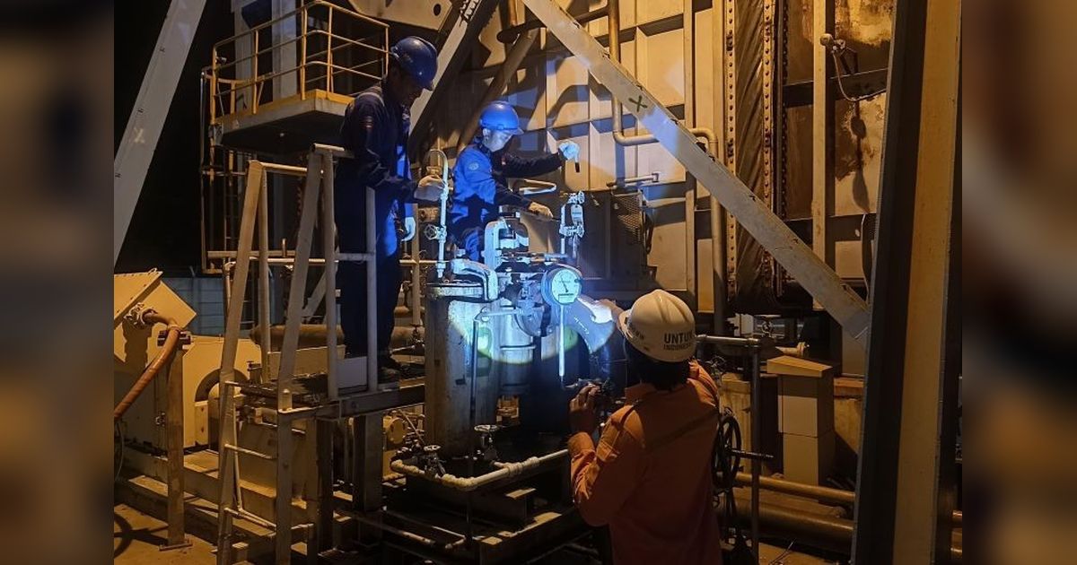 PLN Pulihkan 100 Persen Kelistrikan Bali dalam Waktu Kurang dari 12 Jam