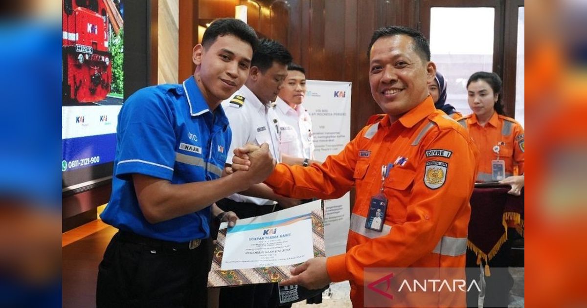 Petugas Kebersihan KAI Gagalkan Pencurian Kabel Sinyal, Raih Penghargaan