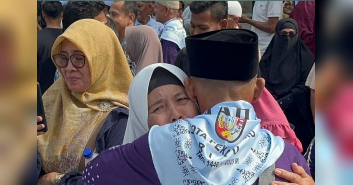 438 Calon Haji Pekanbaru Berangkat ke Tanah Suci via Embarkasi Batam