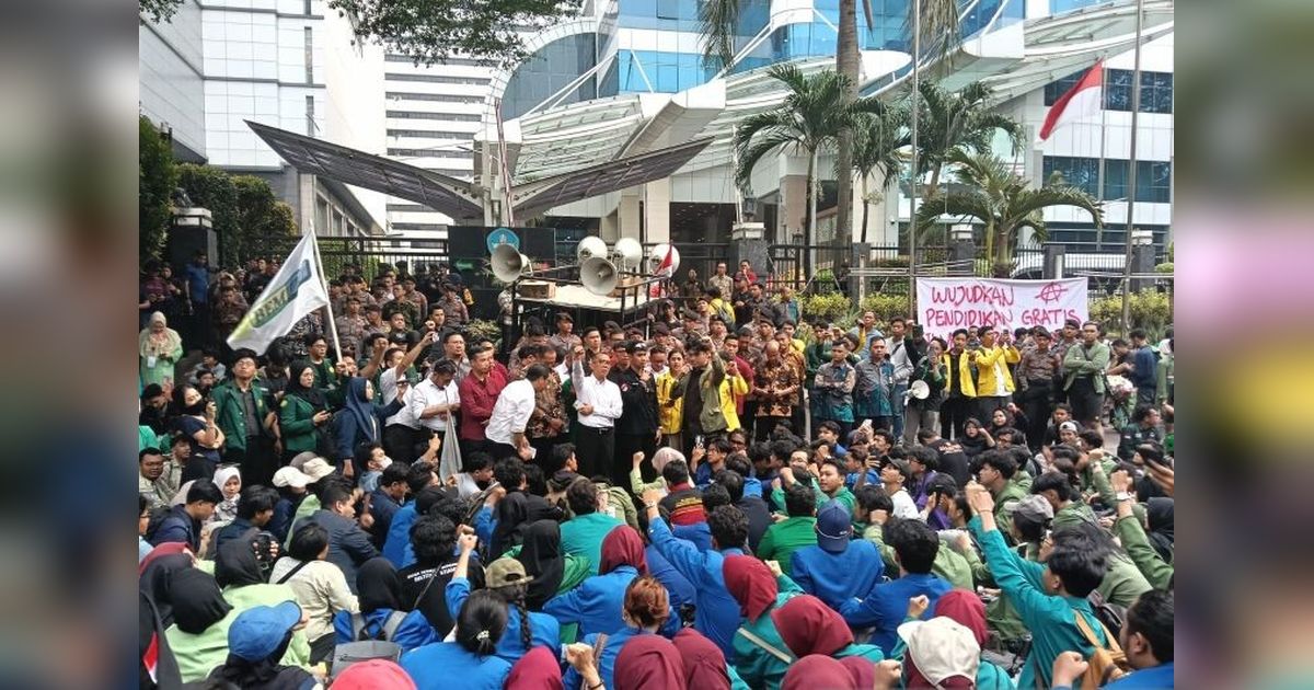 Mendikbudristek Terima Aspirasi Mahasiswa: Komersialisasi Pendidikan hingga UKT Jadi Sorotan
