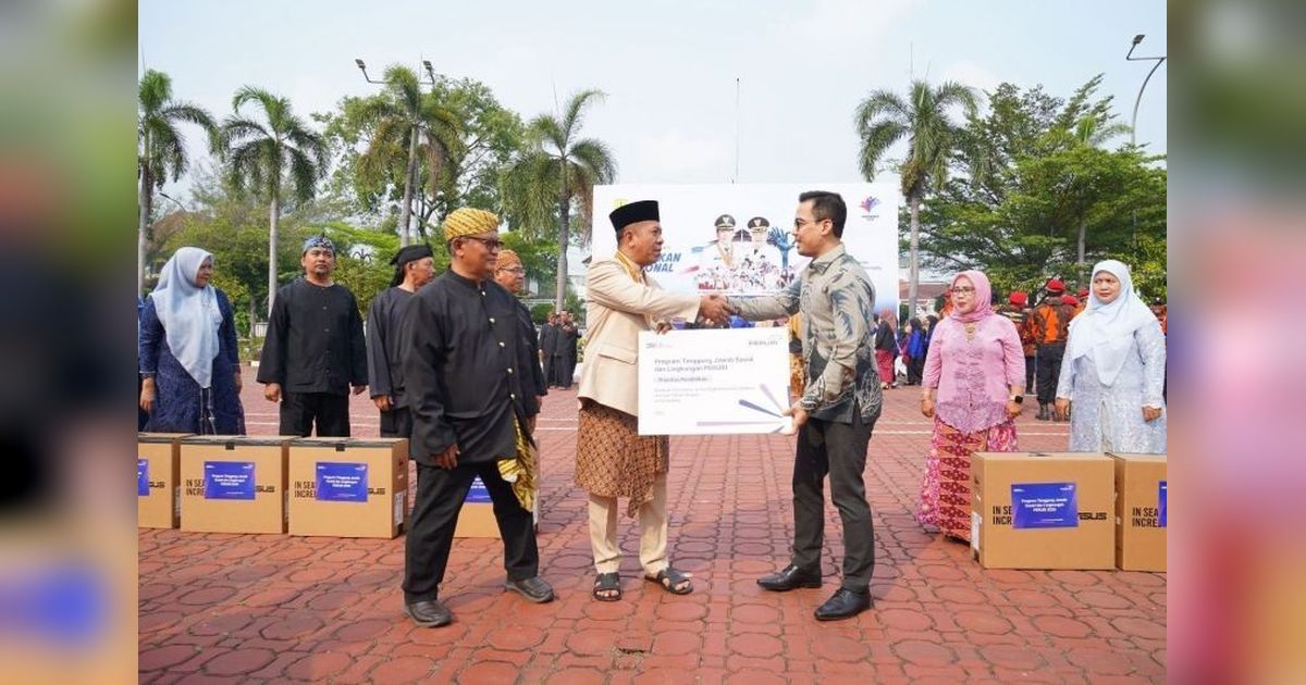 PERURI Berikan Komputer pada 15 SD di Karawang untuk Peringati Hardiknas