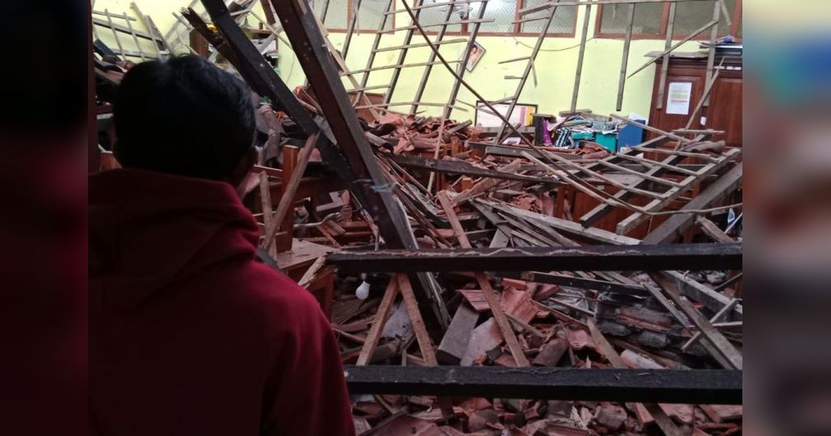 Atap Kelas Ambruk di SD Kledokan Sleman, Belajar Tatap Muka Tetap Berlangsung