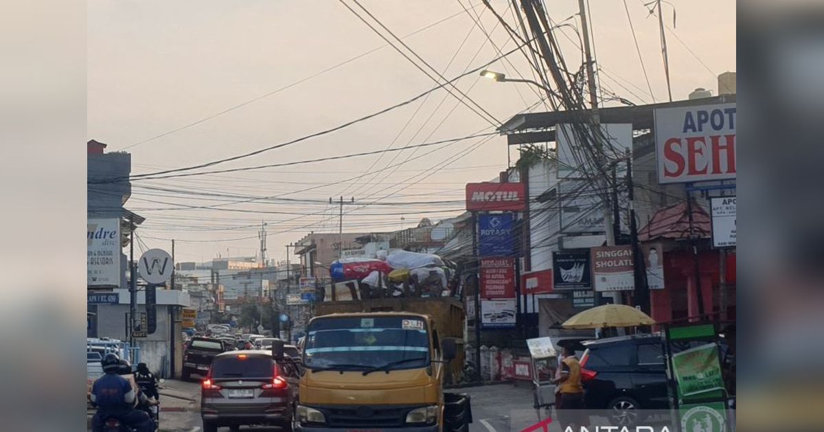 Pemkot Palembang Tertibkan Kabel Internet Semrawut: Keindahan Kota Jadi Prioritas