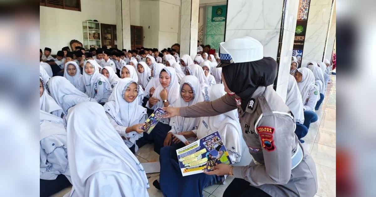 Polres Jepara Antisipasi Konvoi Kelulusan dengan Program 'Police Goes to School'