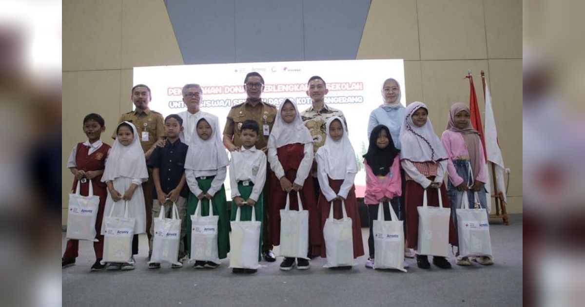 Amway-PMI Salurkan Bantuan Perlengkapan Sekolah untuk 250 Anak di Tangerang