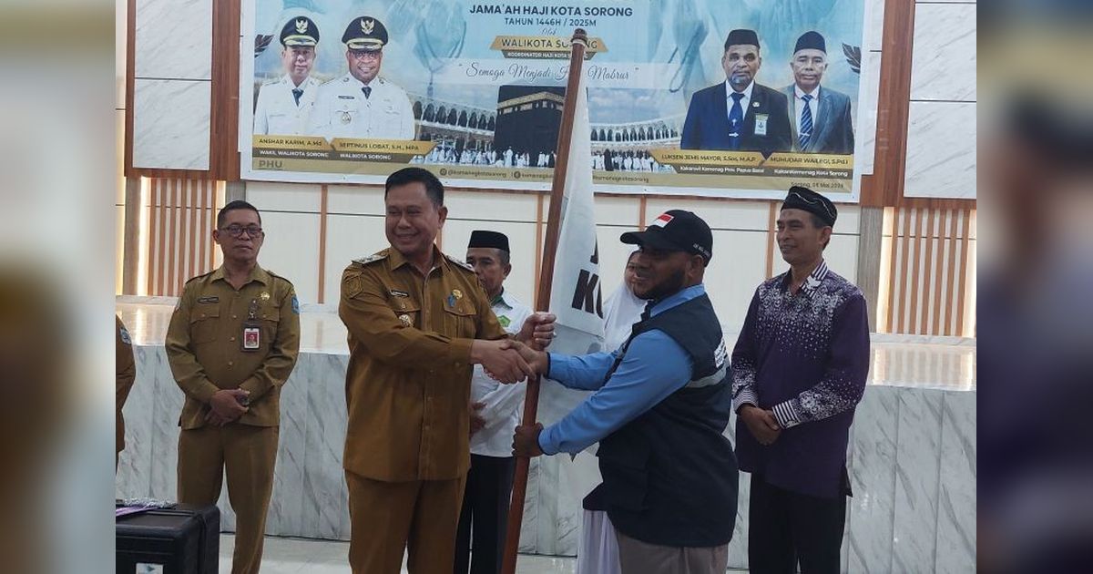 237 Calon Haji Kota Sorong Berangkat ke Tanah Suci, Bawa Harapan dan Doa