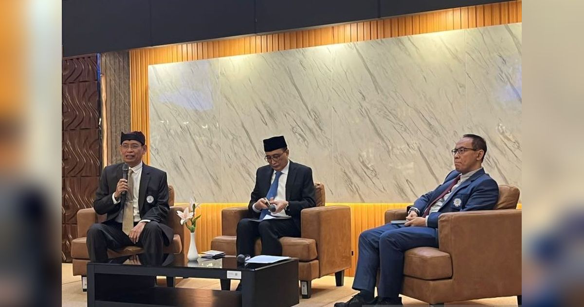 Prof. Madyan Terpilih sebagai Rektor Unair Periode 2025-2030