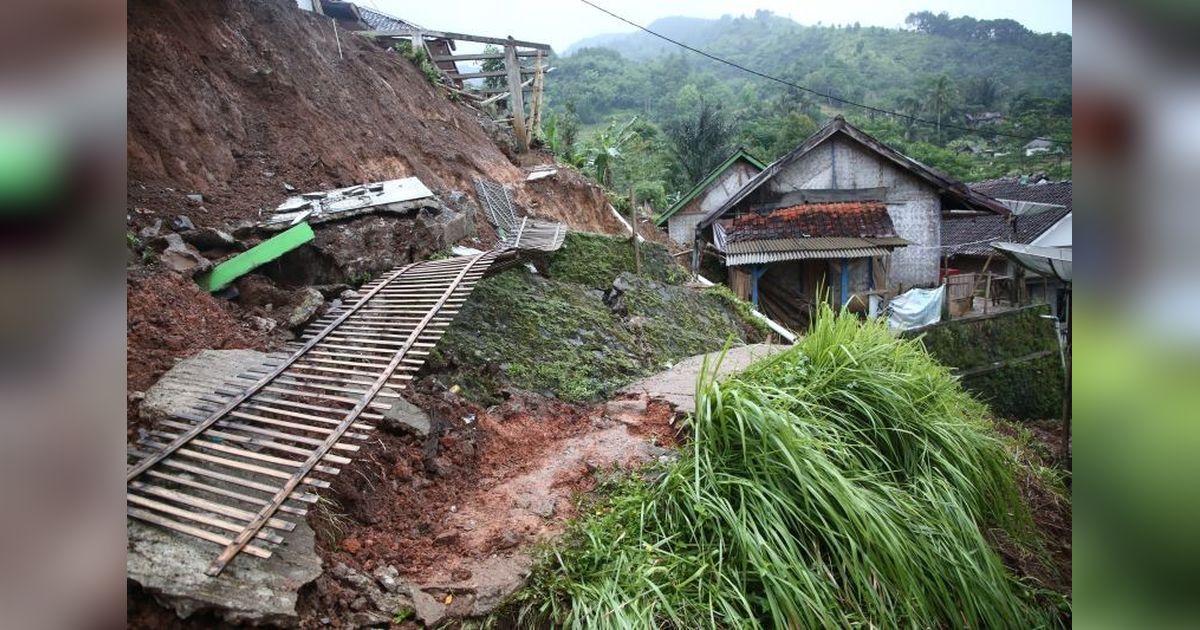 Korban Tanah Bergerak Garut Dapat Bantuan Relokasi Selama Setahun