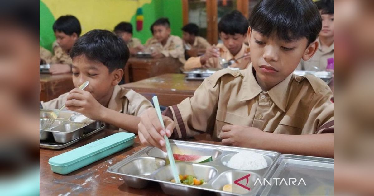 Anggota DPR Desak BGN Usut Kasus Keracunan Makanan Program MBG