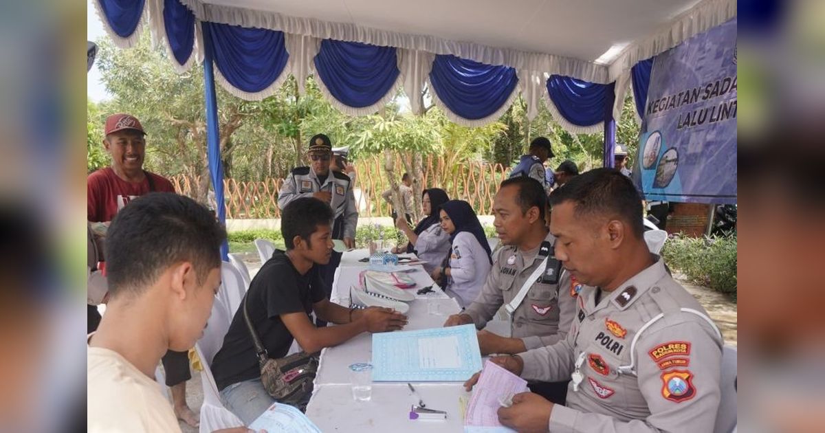Razia Gabungan Dishub Jatim di Madiun: 12 Pengemudi Terjaring Pelanggaran KIR dan Dokumen