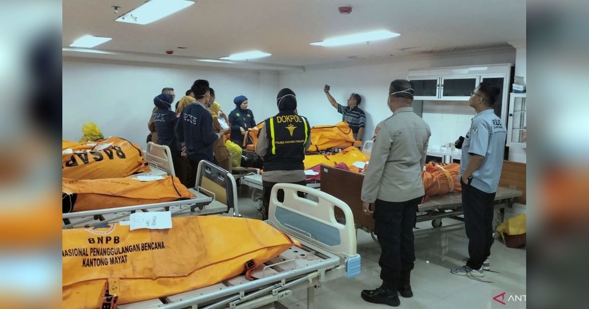 Kecelakaan Maut di Padang Panjang: 12 Korban Meninggal Dunia Teridentifikasi