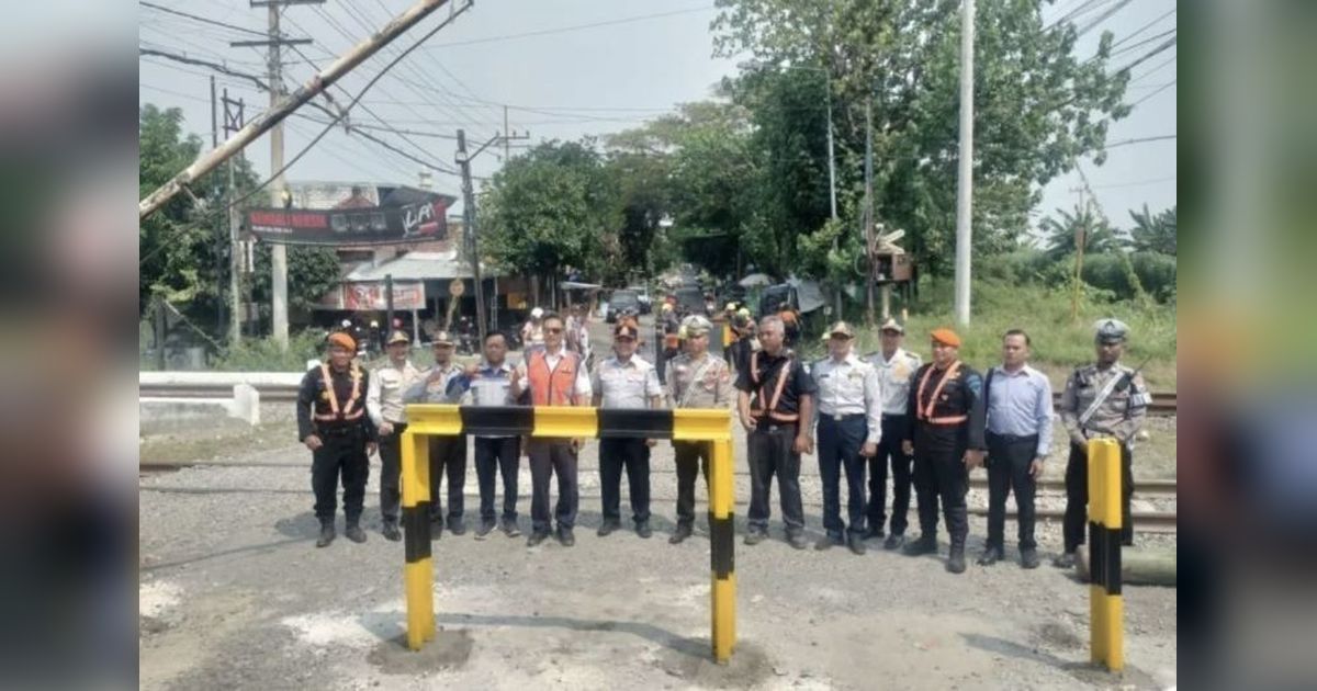 KAI Tutup Perlintasan Sebidang di Lamongan untuk Kendaraan Roda Empat: Prioritaskan Keselamatan!