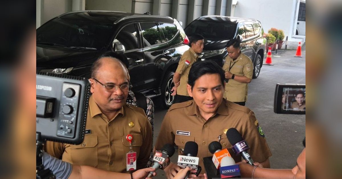 Bupati Lucky Hakim Jalani Magang di Kemendagri: Sanksi dan Pelajaran Berharga