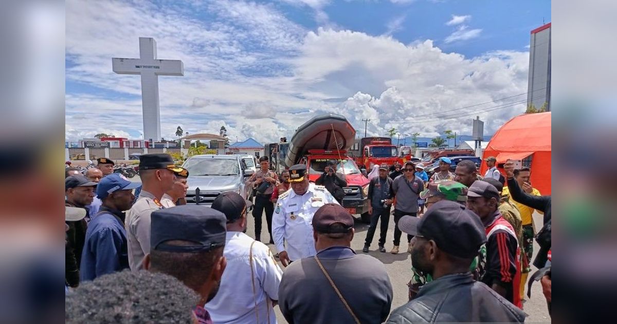 Bupati Jayawijaya Minta Kepala Distrik Bantu Tangani Banjir dan Longsor