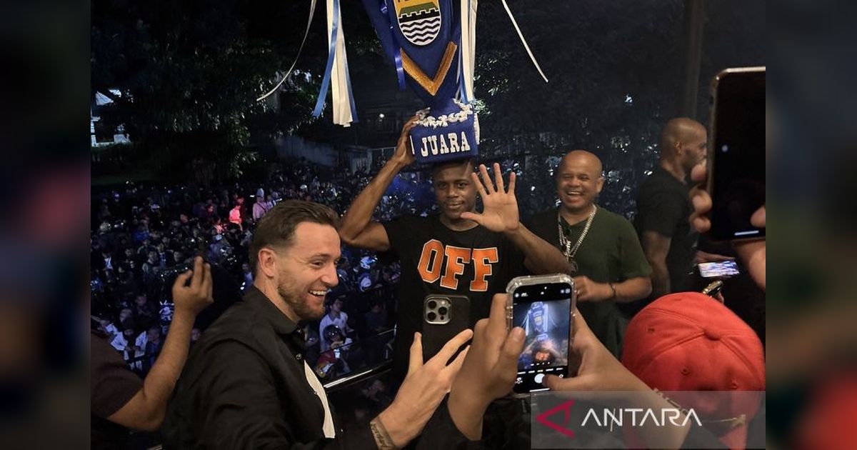 Erick Thohir Ucapkan Selamat: Persib Bandung Juara Liga 1 2024/2025!