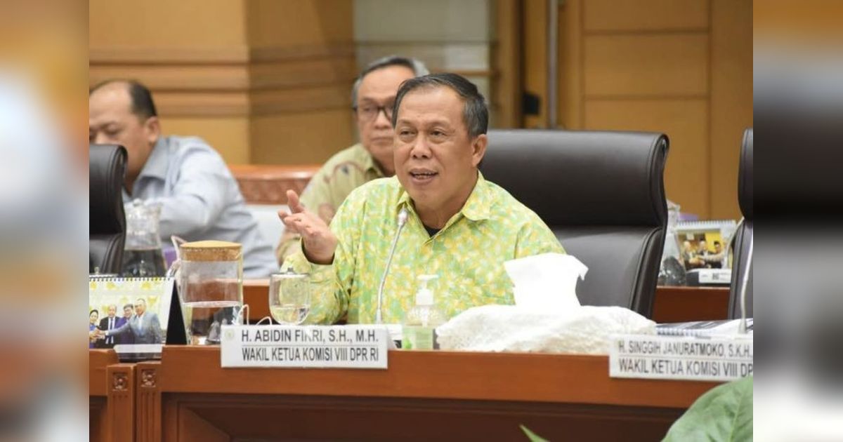 Gelar Pahlawan Soeharto: Lukai Keadilan atau Sejarah? DPR Minta Kajian Mendalam