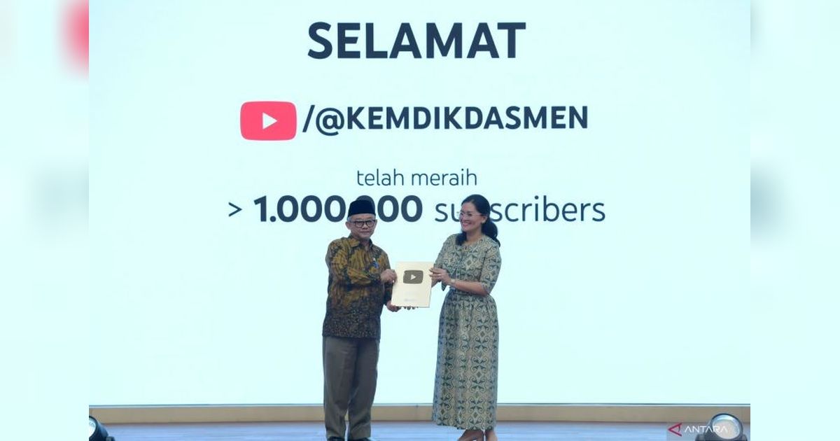 Kemendikbudristek Raih Gold Play Button YouTube:  Tonggak Baru Pendidikan Digital Indonesia