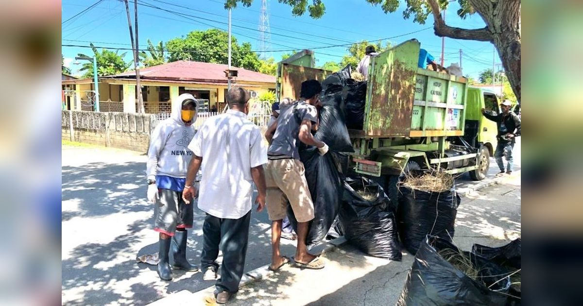 DLH Kaimana Optimalkan Penanganan Sampah dengan 60 Petugas Baru