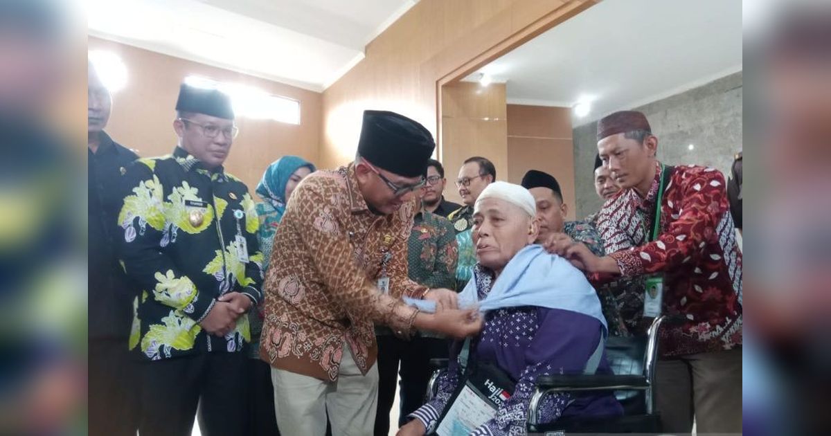 60 Calon Haji Belitung Berangkat ke Tanah Suci, Doa untuk Negeri di Tanah Suci
