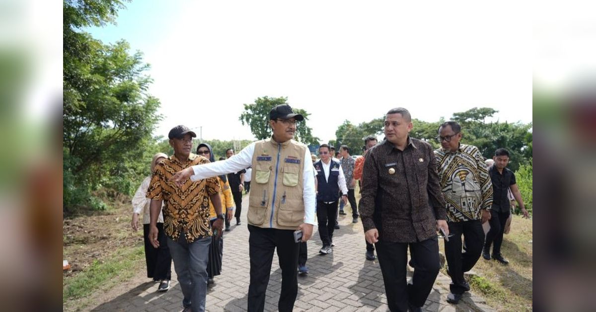 Mensos Tinjau Lahan Pembangunan Sekolah Rakyat dan Rumah Baru untuk Naila di Makassar