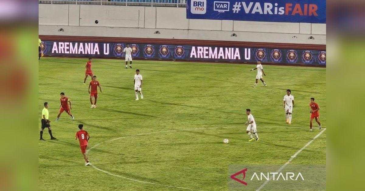Arema FC Hancurkan Arema All Stars 7-0 dalam Laga Charity Match