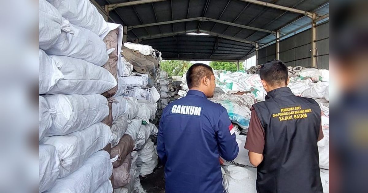 Kemenhut Limpahkan Kasus Penampungan 185 Ton Arang Bakau Ilegal ke Kejaksaan