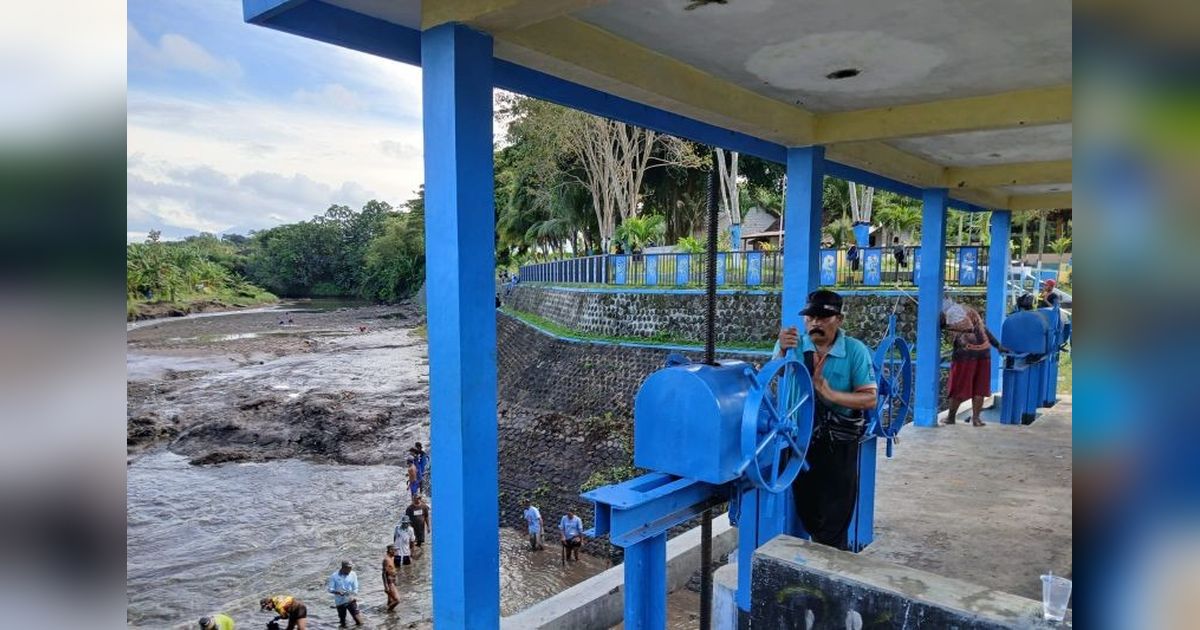 Pemkab Banyuwangi Bersihkan Endapan DAM Antisipasi Kekeringan