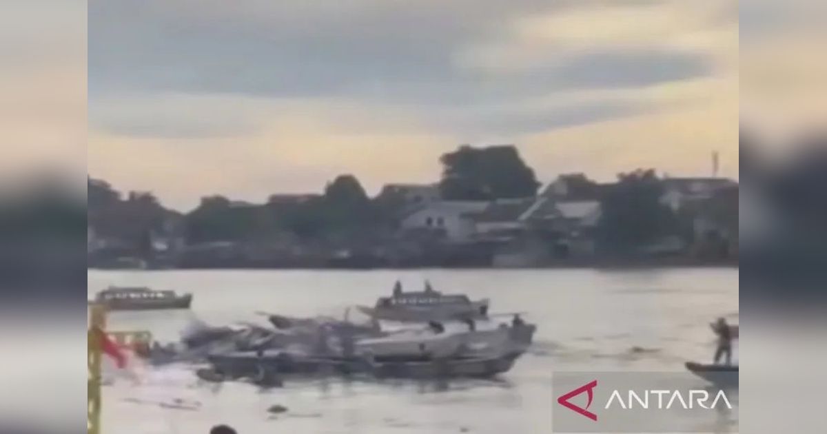 Kapal Jukung Terbakar di Sungai Musi Palembang, Empat ABK Hilang
