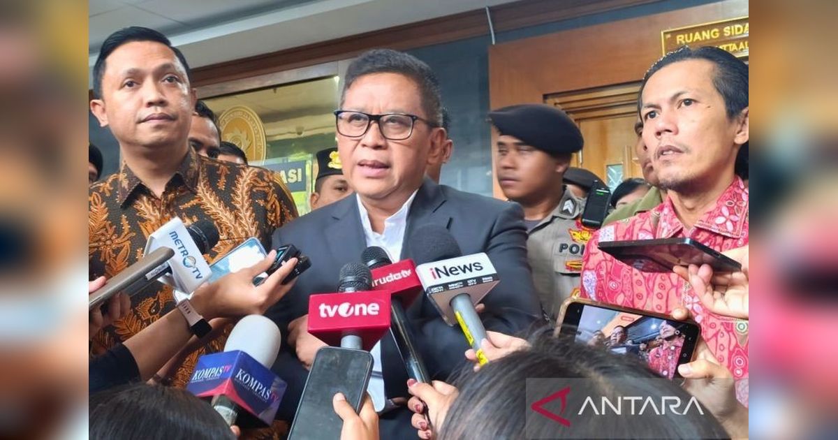 Hasto Kristiyanto Bantah Kepemilikan Ponsel 